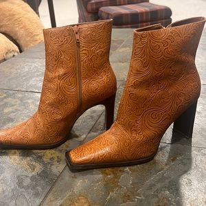 Leather ankle height booties